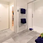 Jolimont Apartment