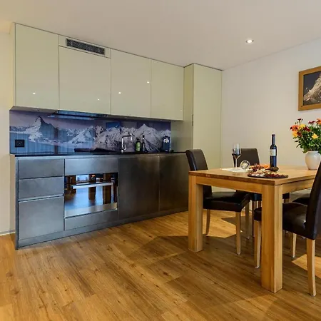 Jolimont Apartment *