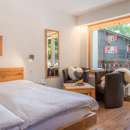 Jolimont Apartment *